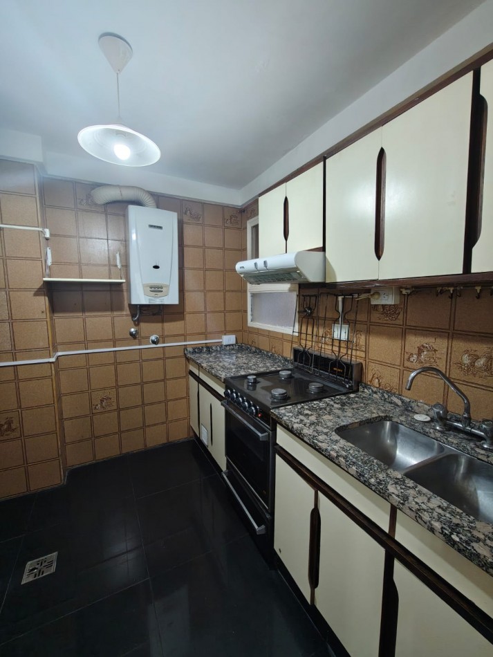 OPORTUNIDAD EN RECOLETA. Departamento de 3 ambientes super luminoso a metros de Alto Palermo. Ideal para vivienda o inversion por ubicacion, conectividad y potencial de revalorizacion