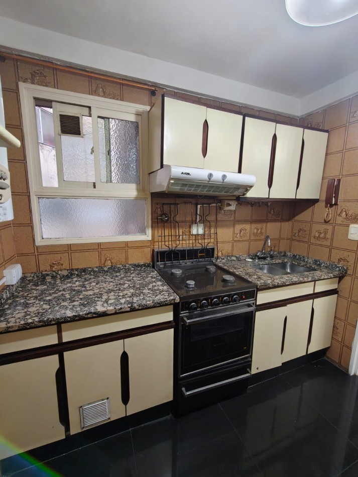 OPORTUNIDAD EN RECOLETA. Departamento de 3 ambientes super luminoso a metros de Alto Palermo. Ideal para vivienda o inversion por ubicacion, conectividad y potencial de revalorizacion