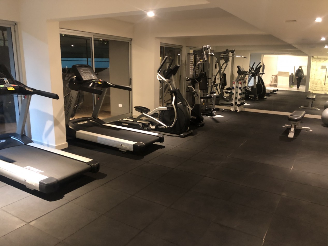 Moderno departamento de 2 amb. edif con seg. 24hs, preciosos amenities -Piscina, gimnasio, salon de eventos , parrilla -San Telmo