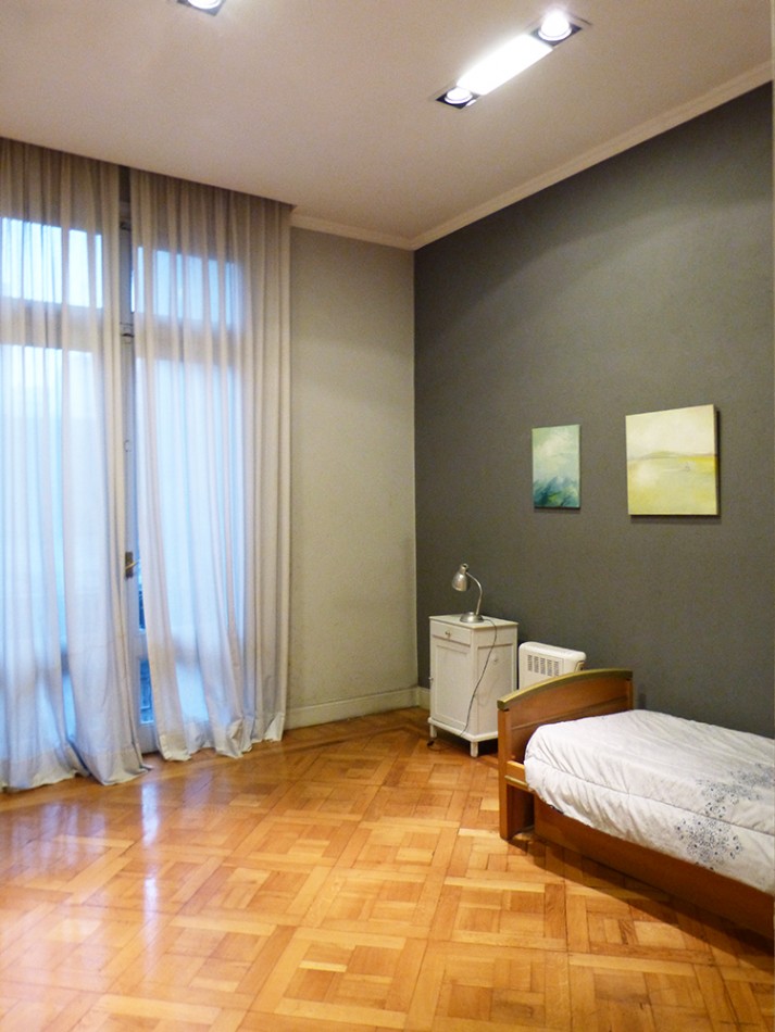 Esmeralda y Av. Cordoba. - 3 dormit -frente a Plaza San Martin -balcon.