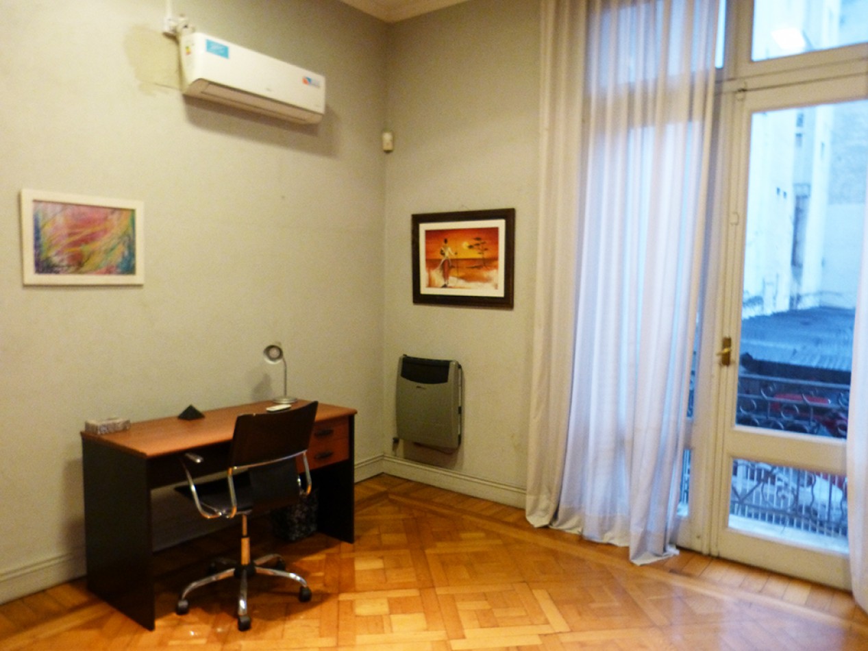 Esmeralda y Av. Cordoba. - 3 dormit -frente a Plaza San Martin -balcon.