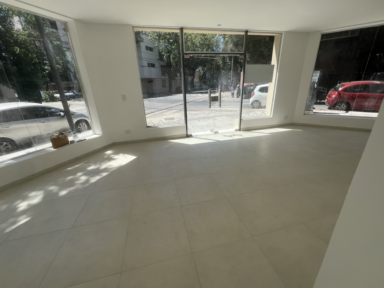 Local comercial impecable en esquina - Zapiola y Cespedes - Colegiales