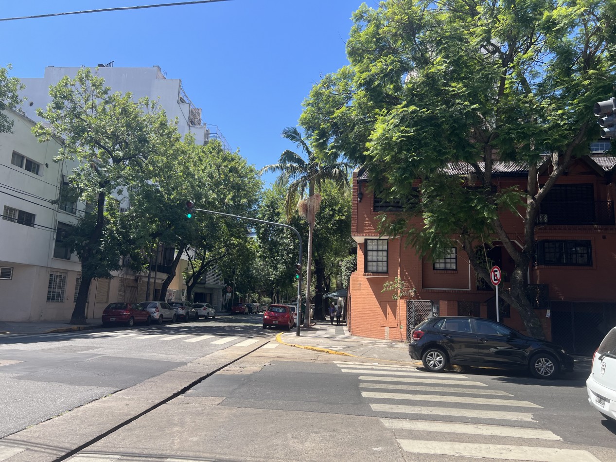 Local comercial impecable en esquina - Zapiola y Cespedes - Colegiales