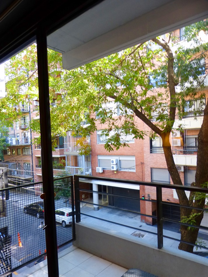 O´Higgins y Monroe. Precioso estudio en Belgrano con balcon a la calle. 
