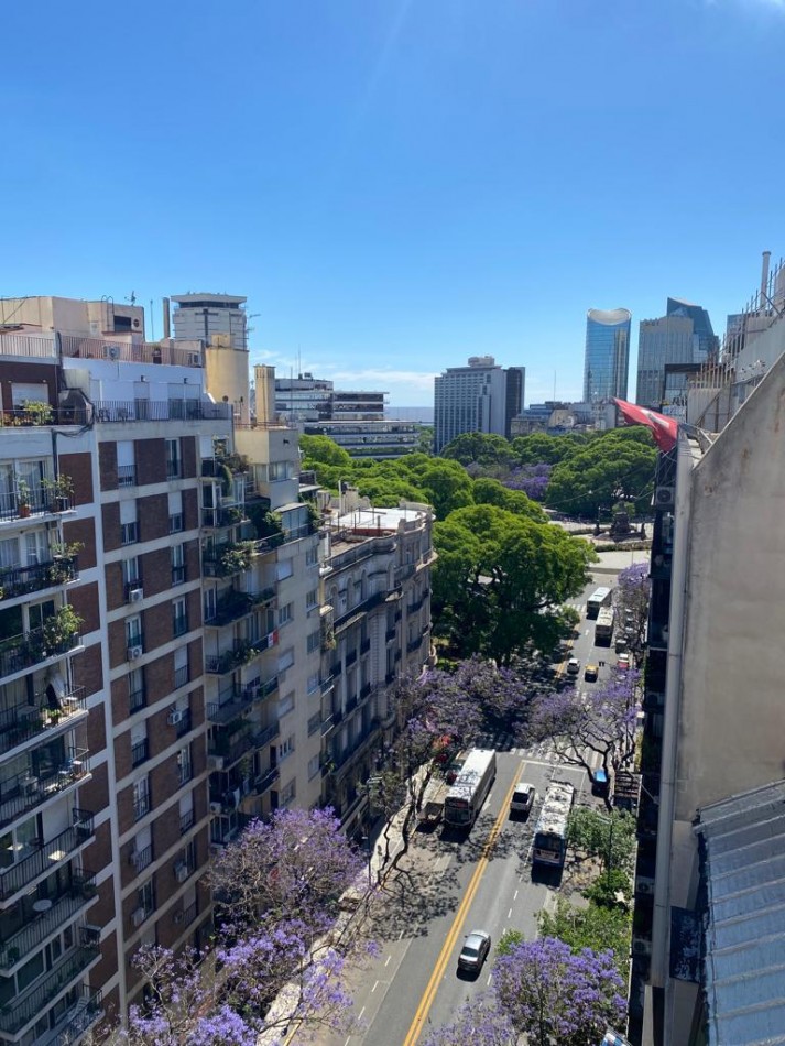 Gran Monoambiente en Plaza San Martin con vista panoramica