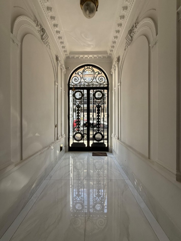 DUPLEX 2 AMBIENTES EN EDIFICIO FRANCES AMUEBLADO EN RECOLETA
