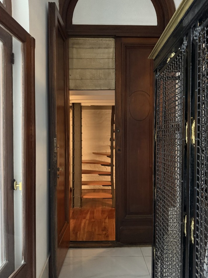 DUPLEX 2 AMBIENTES EN EDIFICIO FRANCES AMUEBLADO EN RECOLETA