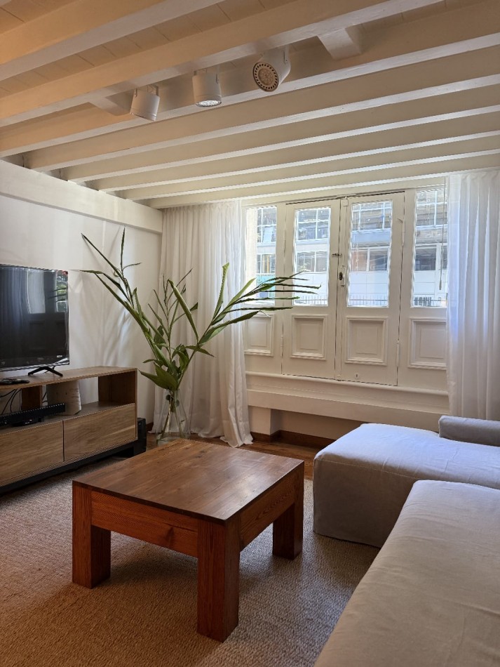 DUPLEX 2 AMBIENTES EN EDIFICIO FRANCES AMUEBLADO EN RECOLETA