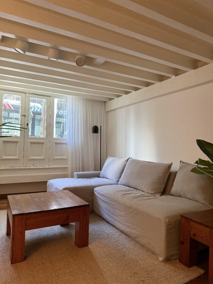 DUPLEX 2 AMBIENTES EN EDIFICIO FRANCES AMUEBLADO EN RECOLETA