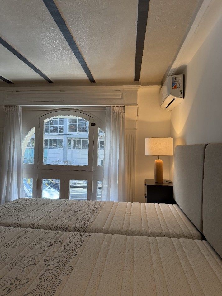 DUPLEX 2 AMBIENTES EN EDIFICIO FRANCES AMUEBLADO EN RECOLETA