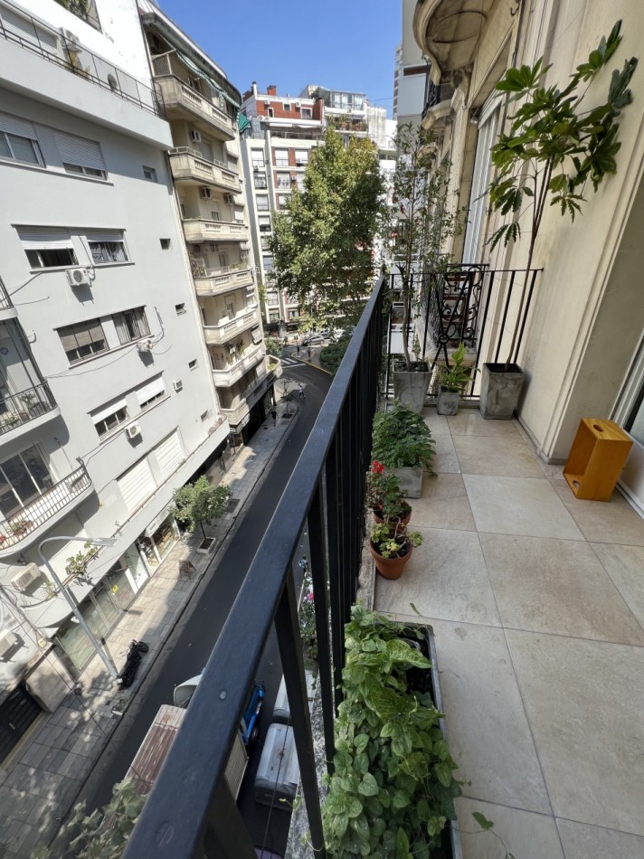 Hermoso departamento en Rodriguez Pena y Arenales  -  amplio y moderno -- 2 dormit. balcon a la calle -muy luminoso.