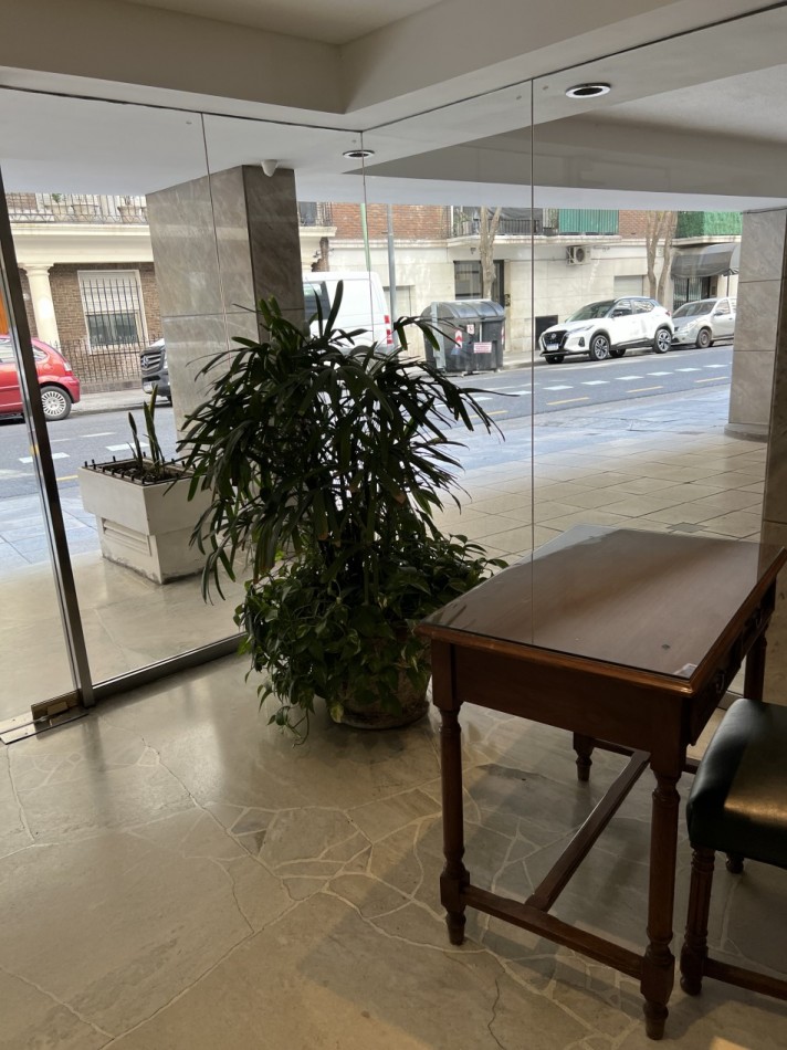 Moderno 2 amb. pleno Recoleta a pasos de Av Libertador.