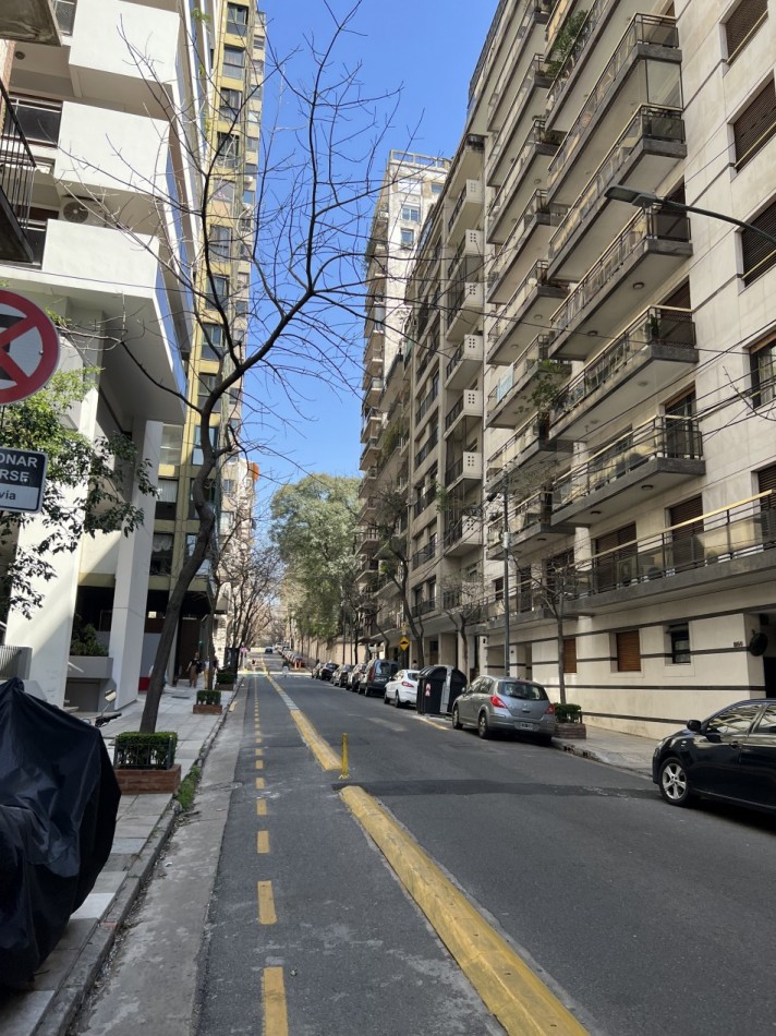 Moderno 2 amb. pleno Recoleta a pasos de Av Libertador.