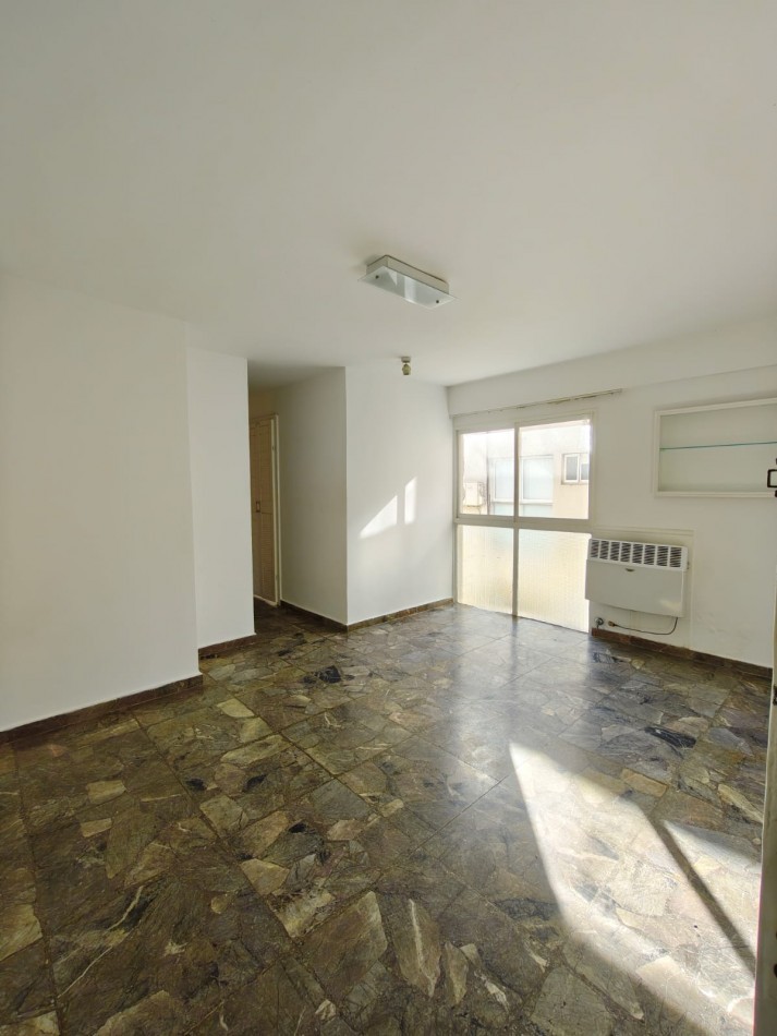 Recoleta | 2 amb. 47m² | Balcon al frente | AC | Apto mascotas | Listo para ingresar