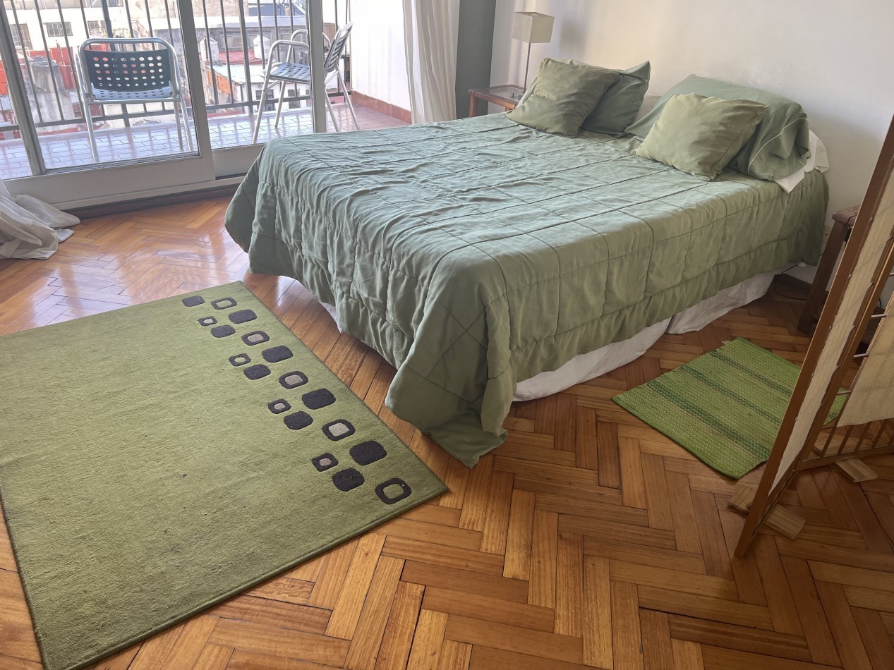 Monoambiente en Alquiler en Palermo con Balcon Piso Alto Amoblado y Equipado Muy Luminoso