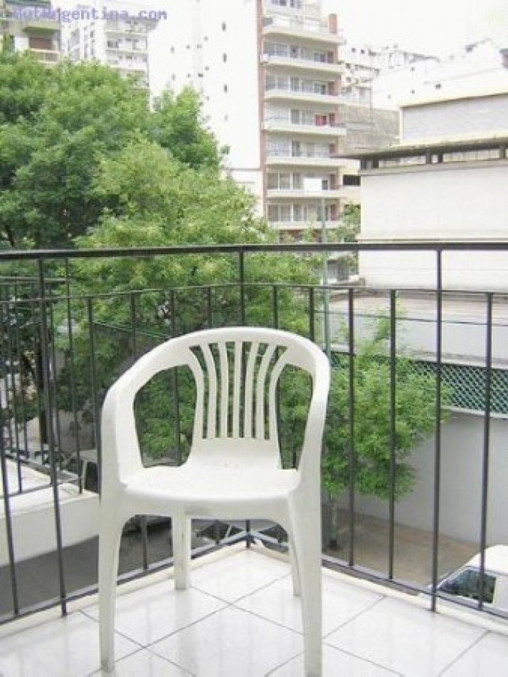 Monoambiente Amoblado en Alquiler en Recoleta sobre French Muy Luminoso y Excelente Ubicacion
