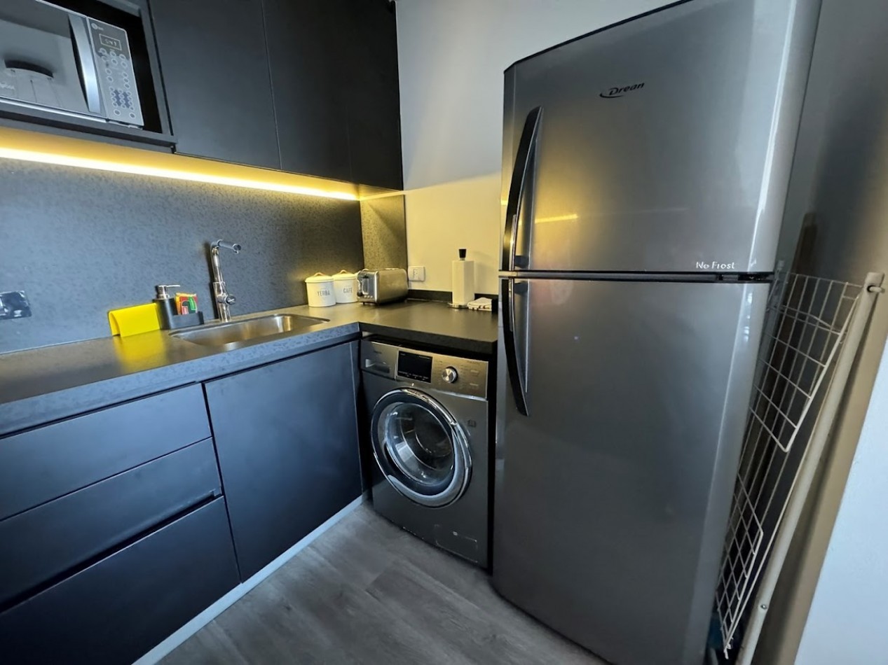 Alquiler 3 Ambientes Amoblado con Cochera en Palermo Colegiales 75 m²