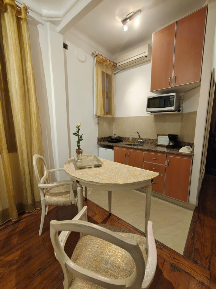 Monoambiente en Alquiler en Retiro, Piso Alto con Vista Abierta