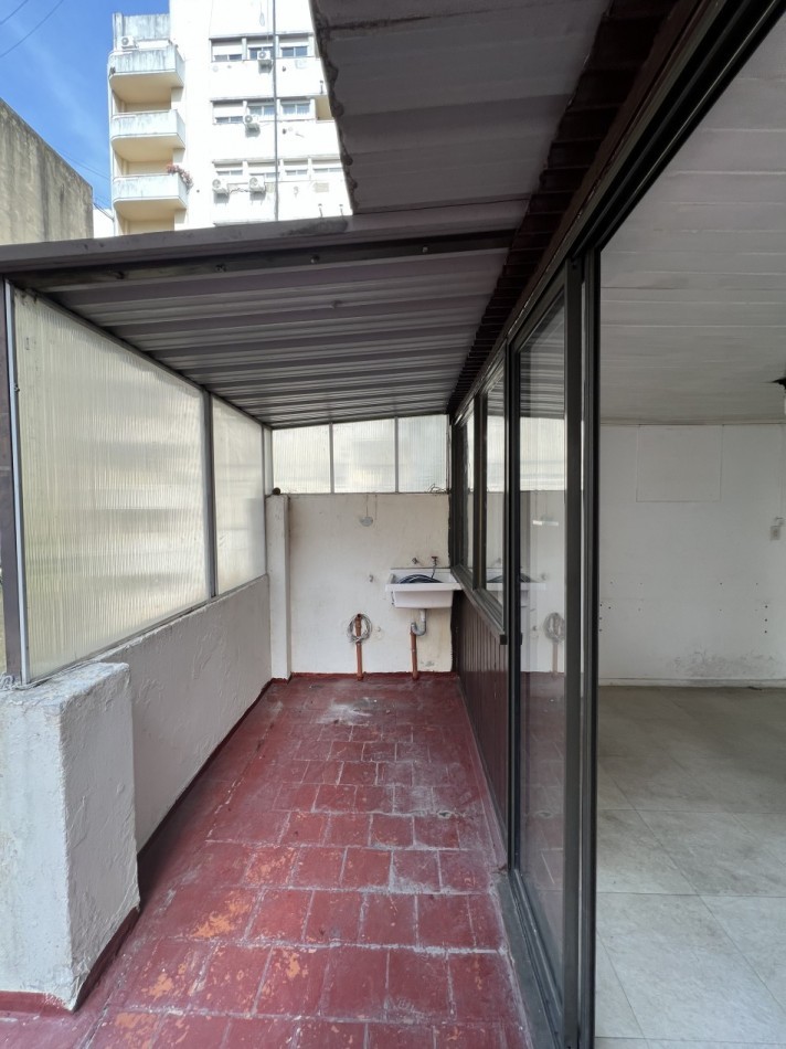 AGUERO 1600 - a pasos de Av. Santa Fe - amplia terraza privada. RECOLETA ---se esta pintando a nuevo!